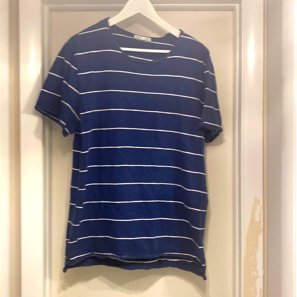Threads and thought navy blue size M tee.